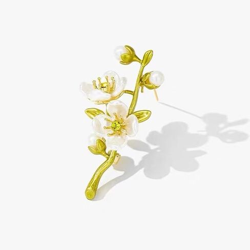 Retro Temperament Green Jasmine Brooch For Women Weddings Banquet Office Brooch Gifts Clothes Pin Accessory Ornament in Saudi Arabia