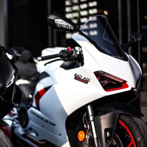 شعار إصدار Car Bad Ass، ملصق سيارة ثلاثي الأبعاد مع لاصق 3M، ملحقات السيارات لصندوق غطاء الشبكة الأمامية للباب الخلفي، مناسب لمعظم السيارات وسيارات الدفع الرباعي والشاحنات (فضي/أسود) in Kuwait