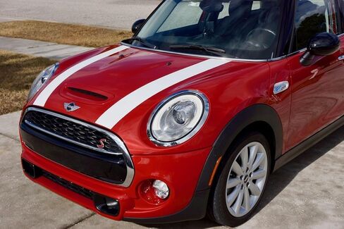 gs00147 خطوط غطاء المحرك الأبيض لسيارة MINI Cooper وS Hard Top F56 (2014 - الوقت الحاضر) in Saudi Arabia