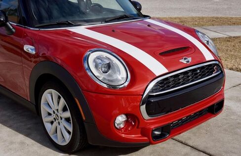 gs00147 خطوط غطاء المحرك الأبيض لسيارة MINI Cooper وS Hard Top F56 (2014 - الوقت الحاضر) in Saudi Arabia
