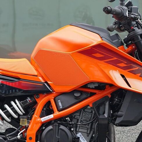 وسادات حماية لمقبض خزان الدراجة النارية، تصميم قرص العسل مضاد للانزلاق، متوافق مع KTM Duke390 24 عامًا - (أسود) in Kuwait