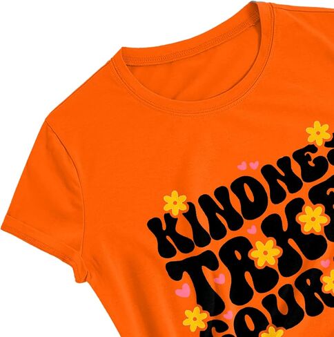 تي شيرت نسائي من Be Kind، قميص ملهم غير رسمي ليوم الوحدة، قمصان برتقالية، قمصان مدرسية لطيفة in Kuwait