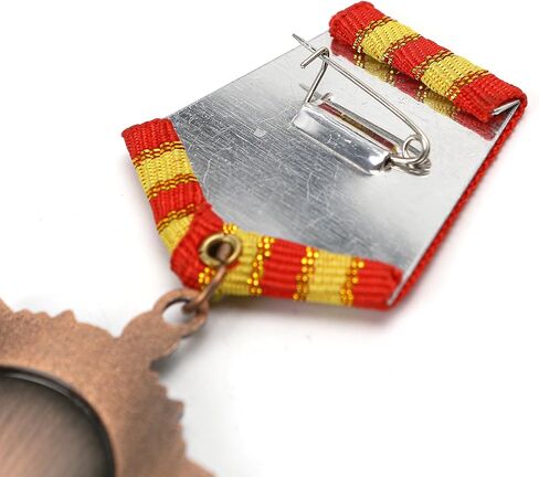 3PCS Medal Pins, Military Heroes Badge, Competition Sports Award Honor Metal Vintage Brooch For Colonel Patriot Royal Prince Army War Uniform Men Costume Ribbon Epaulets Shoulder Pads Officer Jacket in Saudi Arabia