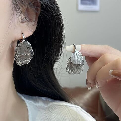 Dainty Retro Ginkgo Leaf Petal Hoop Earrings for Women Cute Unique Vintage Hollow Leaves Drop Dangle Earring Charming Y2k Party Prom Jewelry Accessory in Saudi Arabia