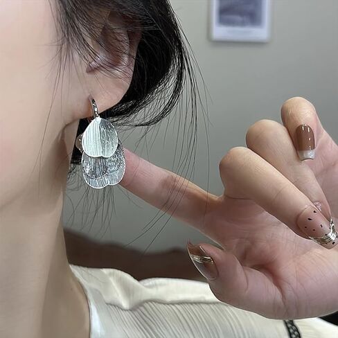 Dainty Retro Ginkgo Leaf Petal Hoop Earrings for Women Cute Unique Vintage Hollow Leaves Drop Dangle Earring Charming Y2k Party Prom Jewelry Accessory in Saudi Arabia