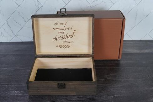 صندوق ذاكرة الحيوانات الأليفة المحفورة - صندوق تذكار خشبي للكلب أو التذكر - هدية فقدان الحيوانات الأليفة - الحجم المتوسط ​​- الانتهاء من الجوز المظلم - 8.5 × 6 × 3 في in Kuwait