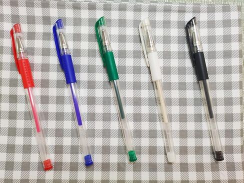 iNee Heat Erase Fabric Marking Pens with 10 Free Refills for Quilting Sewing, 5 Colors Assorted Pack(White, Black, Red, Green, Blue) in Kuwait