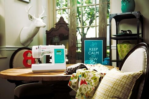 SINGER | 5560 Computerized Sewing Machine with Included Accessory Kit, Hard Cover & Extension Table, 203 Stitch Applications - Perfect for Beginners in Kuwait