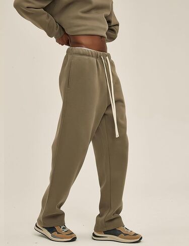 بنطال شتوي فضفاض للرجال من القطن بنطال رياضي كاجوال فضفاض برباط مع جيوب in Kuwait