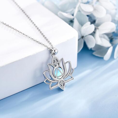 YAFEINI Tulip Necklace 925 Sterling Silver Tulip Flower Pendant Necklaces Heart Flower Jewelry Gifts for Women Tulip Lovers in Kuwait