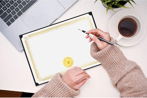 مجموعة شهادات مكونة من 90 قطعة تتضمن 30 قطعة من حاملي الشهادات و30 قطعة من أوراق الشهادات و30 قطعة من رقائق الذهب الذهبية وملصقات الدبلوم وأغطية مسابقات التخرج (أحمر) in Kuwait