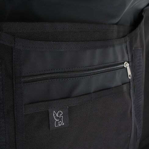 حقيبة Chrome Industries Citizen Messenger، حقيبة ظهر تمر بالجسم للنساء والرجال، حقيبة كمبيوتر محمول مقاس 15 بوصة، وإبزيم حزام الأمان الأيقوني، 24 لتر، أسود in Kuwait