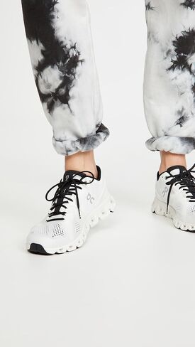 على أحذية Women's Cloud X ، Orange ، 6 in Kuwait