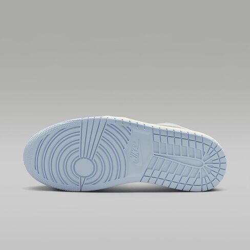حذاء Air Jordan 1 Low SE للسيدات (HJ7743-010، أسود/أبيض/فضي معدني/أسود) مقاس 7.5 in Saudi Arabia