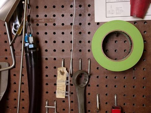 شريط لاصق عالي الأداء 3M 401+، أخضر، 48 مم × 55 م - قوة تحمل قوية للسيارات والمركبات المتخصصة والأسواق الصناعية، علبة مكونة من 12 قطعة in Kuwait