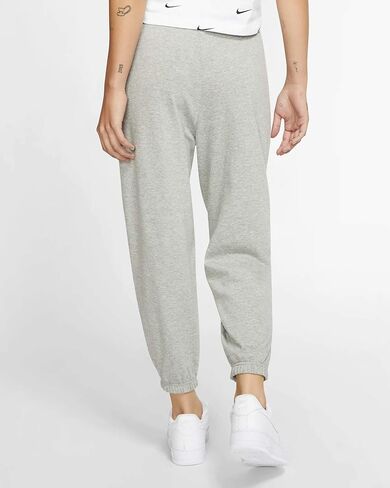 Nike womens Capri in Saudi Arabia