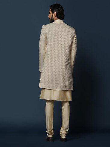 طقم بيجامة وكورتا شيرواني جاكار هندي غربي للرجال من KISAH - مقاس عادي، ياقة ماندرين | ملابس زفاف واحتفالات هندية عرقية in Kuwait