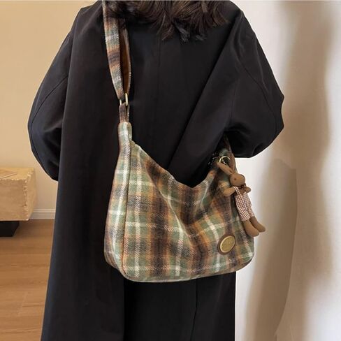 حقيبة كروس نسائية منقوشة من Hobo Purse مع إكسسوارات لطيفة، حقيبة قماش صوفي أنيقة للسيدات موضة 2024 in Kuwait