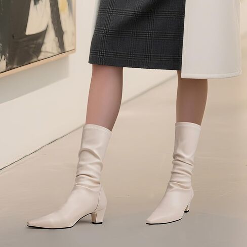 أحذية نسائية طويلة للركبة بمقدمة مدببة وكعب سميك قابل للتمدد in Kuwait