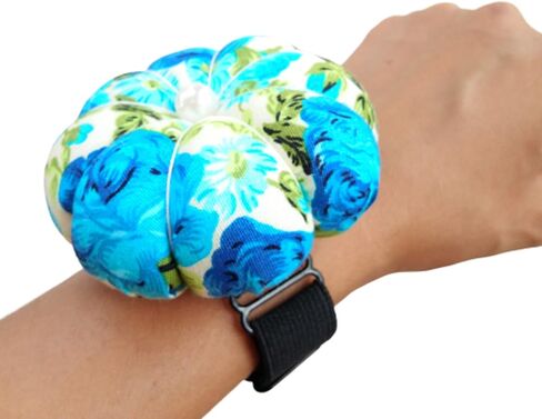 cushystore معصم دبوس الإبرة وسادة الزهور الأزهار pincushion مع حزام مرن قابل للتعديل لخياطة جميع أحجام الرسغ in Kuwait