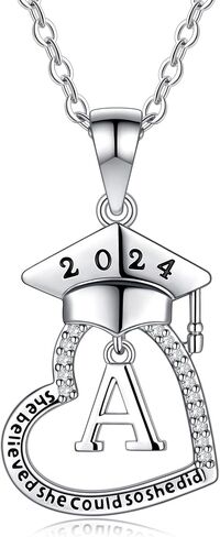 هدايا التخرج لها، فئة 2024 هدايا التخرج من الكلية في المدرسة الثانوية للابنة أفضل الأصدقاء، قلادات التخرج الأولية على شكل قلب مكعبة زركونيا مطلية بالذهب عيار 14 قيراط للنساء والفتيات مجوهرات in Kuwait