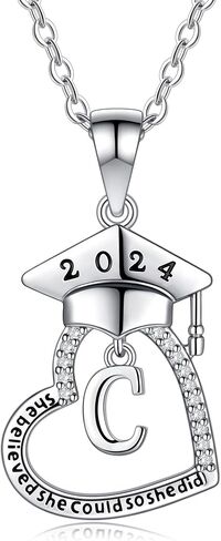هدايا التخرج لها، فئة 2024 هدايا التخرج من الكلية في المدرسة الثانوية للابنة أفضل الأصدقاء، قلادات التخرج الأولية على شكل قلب مكعبة زركونيا مطلية بالذهب عيار 14 قيراط للنساء والفتيات مجوهرات in Kuwait