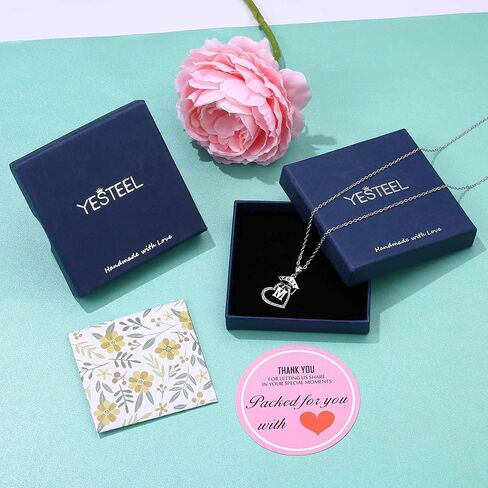 هدايا التخرج لها، فئة 2024 هدايا التخرج من الكلية في المدرسة الثانوية للابنة أفضل الأصدقاء، قلادات التخرج الأولية على شكل قلب مكعبة زركونيا مطلية بالذهب عيار 14 قيراط للنساء والفتيات مجوهرات in Kuwait