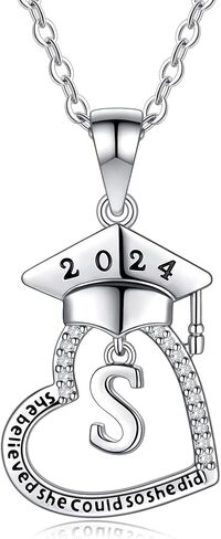 هدايا التخرج لها، فئة 2024 هدايا التخرج من الكلية في المدرسة الثانوية للابنة أفضل الأصدقاء، قلادات التخرج الأولية على شكل قلب مكعبة زركونيا مطلية بالذهب عيار 14 قيراط للنساء والفتيات مجوهرات in Kuwait