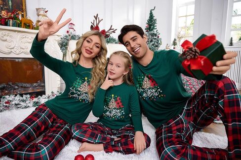 iClosam Matching Family Pajamas Set Striped Christmas Pajamas Sleepwear Dad Mom PJs in Kuwait