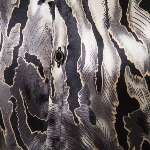 قمصان رجالي من الساتان بطبعة الفهد قمصان فاخرة مطبوعة بأزرار للأسفل قمصان حريرية ضيقة مناسبة للحفلات الراقصة in Kuwait