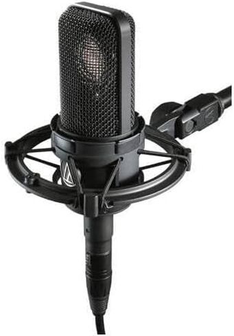ميكروفون مكثف قلبي الشكل من Audio-Technica AT4040، 20 هرتز - حزمة مع مرشح عزل سطح المكتب (رمادي)، سماعات رأس ستوديو، كابل ميكروفون مقاس 15 بوصة XLR M إلى XLR F، مانع البوب in Saudi Arabia
