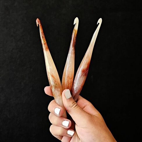 Furls Crochet Hook, Borealis Streamline Galaxy, Crochet Hooks 7" (6.00mm J) in Kuwait