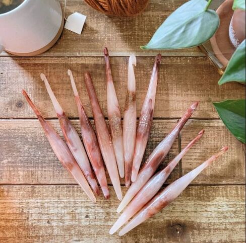 Furls Crochet Hook, Borealis Streamline Galaxy, Crochet Hooks 7" (6.00mm J) in Kuwait