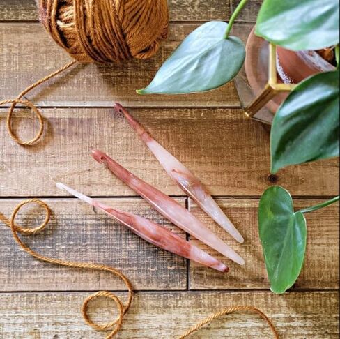 Furls Crochet Hook, Borealis Streamline Galaxy, Crochet Hooks 7" (6.00mm J) in Kuwait