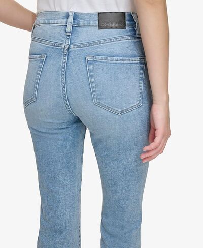 بنطلون جينز محصول مستقيم للسيدات in Kuwait