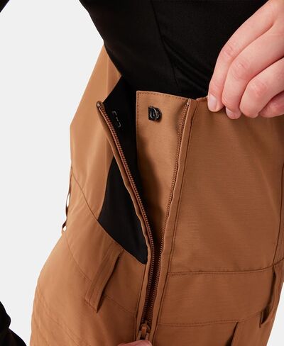 ملابس Roxy النسائية ذات المقاس النحيف Rideout Snow Bib - مقاومة للماء 15 كيلو، معزولة، درزات مبطنة بالكامل in Kuwait