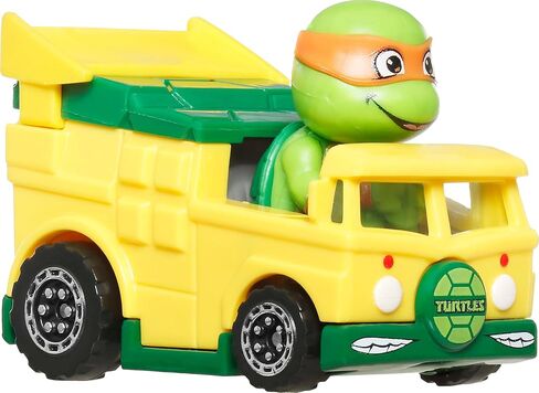 Hot Wheels Racerverse ، مجموعة من 4 سيارات تموت 1:64 سيارات الألعاب المحسنة للقيادة على المسارات مع شخصيات ثقافة البوب ​​كسائقين in Kuwait