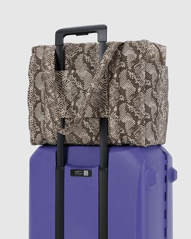 BAGGU Women's Small Cloud Carry-On Bag in Saudi Arabia