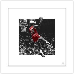معرض Trends International Gallery Pops Michael Jordan - لوحة فنية جدارية ملونة لـ Kiss The Rim، نسخة مؤطرة باللون الأسود، 12 بوصة × 12 بوصة