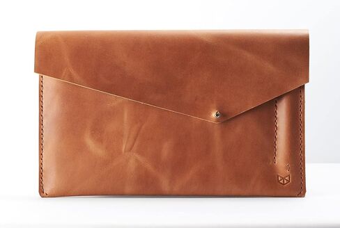 حافظة كمبيوتر لوحي Capra Leather 2 reMarkable للرجال، حافظة للقارئ الإلكتروني باللون البني الفاتح، غلاف ورقي رقمي مصنوع يدويًا بالحبر الإلكتروني، حامل قلم تحديد واقي. هدايا رجالي in Kuwait