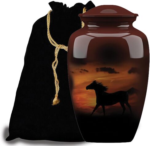 جرة جنازة صغيرة من Forever URNS مع موضوع حصان الجري المطبوع للرماد البشري للإناث والذكور | 3 متر مكعب في | صغير | بني | مصنوع يدويًا بالكامل مع صندوق حماية مخملي in Kuwait