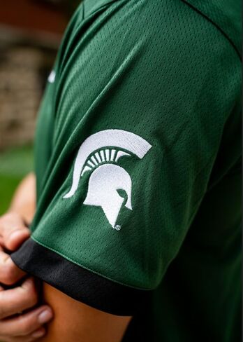 NCAA للرجال ولاية ميشيغان سبارتانز لكرة القدم in Kuwait
