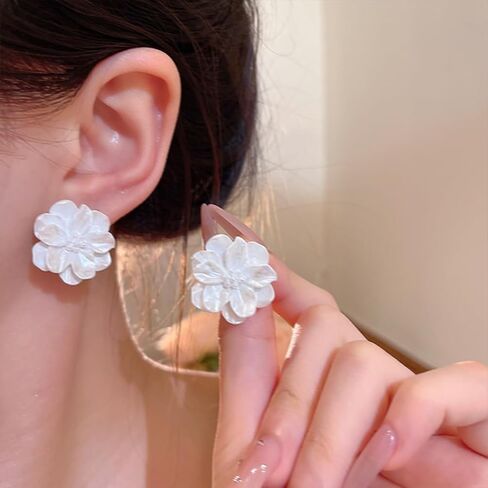 White Flower Pearl Crystal Stud Earrings Statement for Women, Dainty Simple Shell Floral Beaded Pearls Zirconia Earring Boho Party Birthday Jewelry Gifts in Saudi Arabia