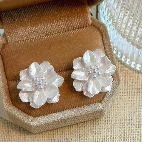 White Flower Pearl Crystal Stud Earrings Statement for Women, Dainty Simple Shell Floral Beaded Pearls Zirconia Earring Boho Party Birthday Jewelry Gifts in Saudi Arabia