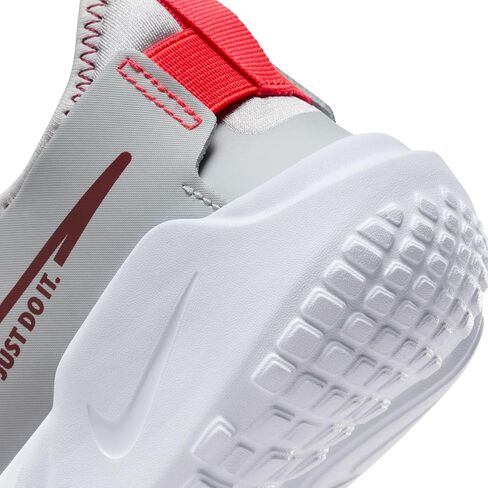 Nike Flex Runner 2 (Big Kid) in Saudi Arabia