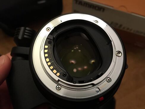 Tamron Auto Focus 70-200mm f/2.8 di ld إذا كانت عدسة ماكرو لكاميرات Canon Digital SLR (Model A001E) in Saudi Arabia
