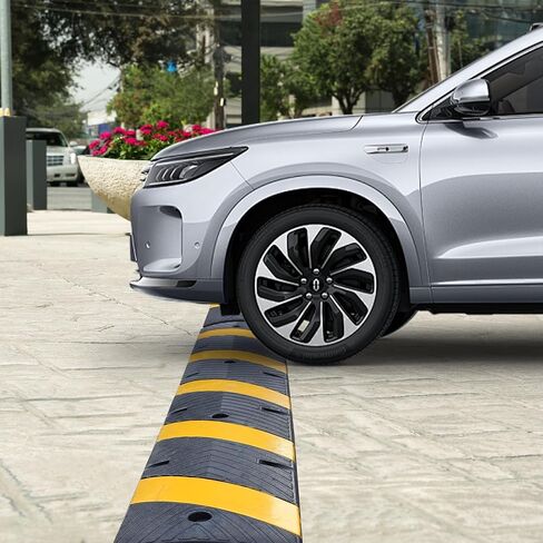 عثرة سرعة المطاط في Orangestar 2-Pack ، 2 قناة حامي الكبلات ذات السرعة الثقيلة المنحدر مع 8 براغي للخرسانة الحصى 72x11.8x1.8 بوصة (L x W x H) in Kuwait