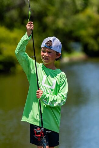 HUK Boys' Icon Hoodie, Fishing Shirt with Sun Protection for Kids in Saudi Arabia