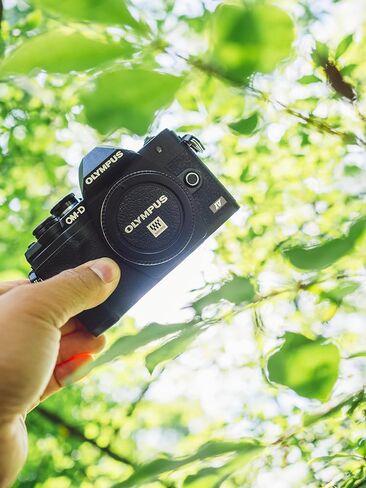 Bundle of OM SYSTEM Olympus E-M10 Mark IV Black Micro Four Thirds System Camera 20MP Sensor 5-Axis Image Stabilization 4K Video Wi-Fi + M.Zuiko Digital 40-150mm F4.0-5.6 R Silver, 3.75x Zoom Lens in Kuwait