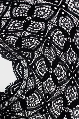 Woman's Lace and Silk Bikini Briefs in Kuwait